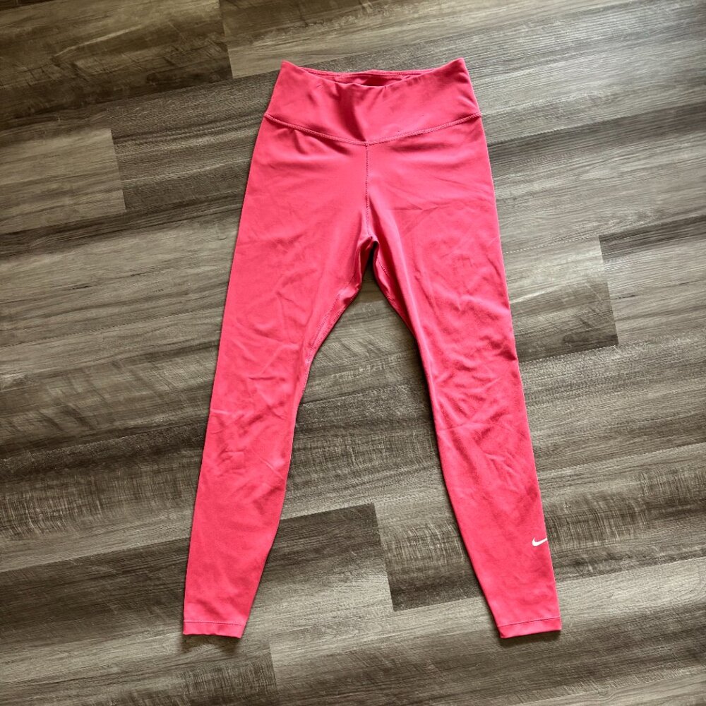 Pink Nike Leggins